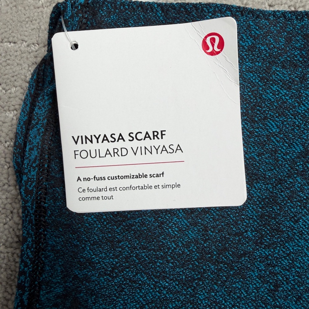 Lululemon Vinyasa Scarf in black and blue jacquard